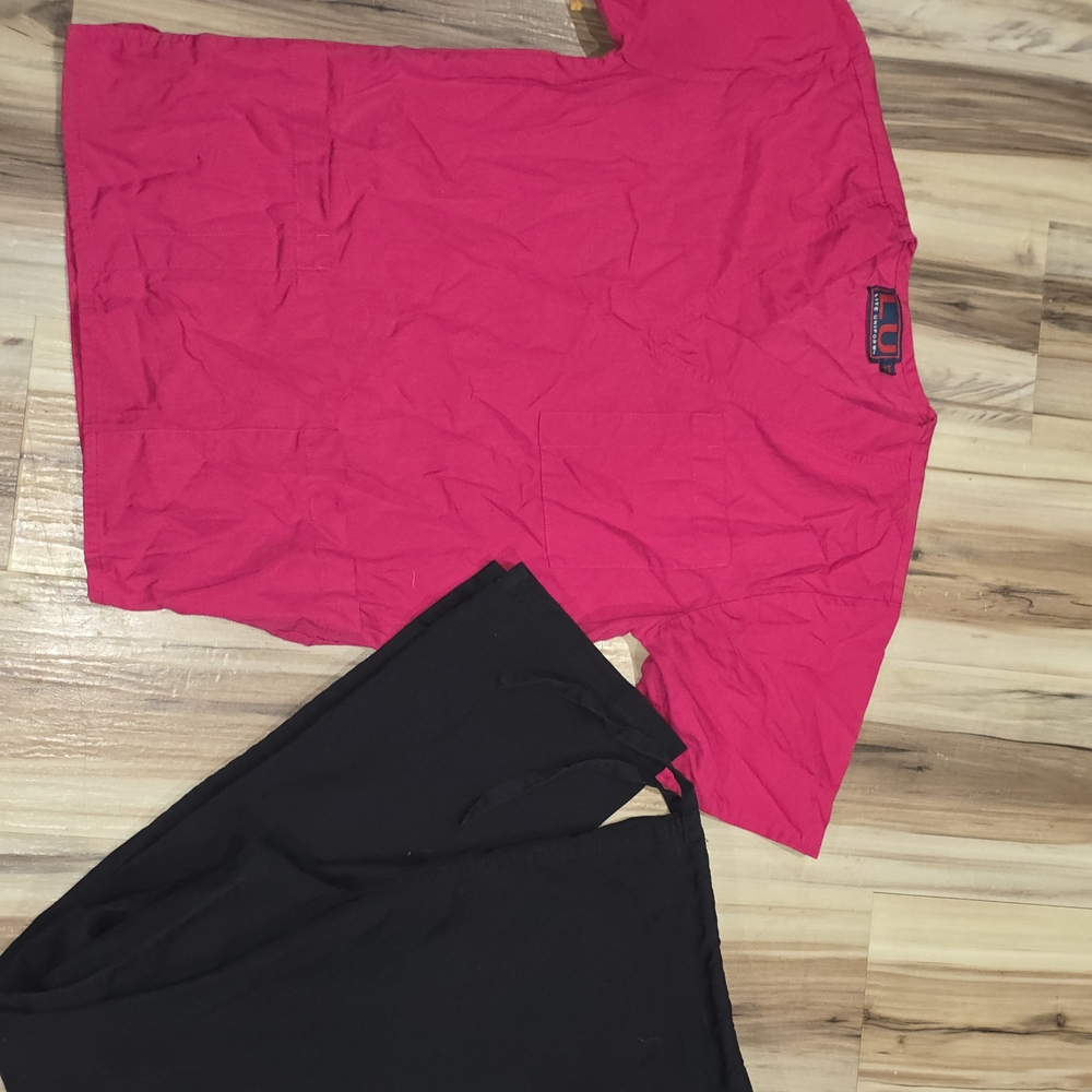 Women's Pink Scrub Set With Black Scrub Bottoms